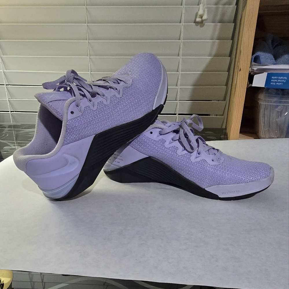 Nike metcon women's size 8